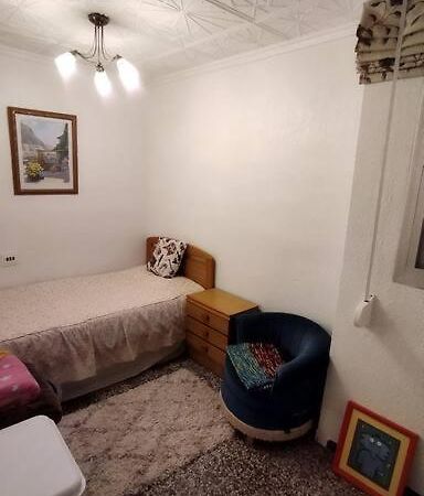 Charming Three Bedroom Apartment In Alcoi Esterno foto