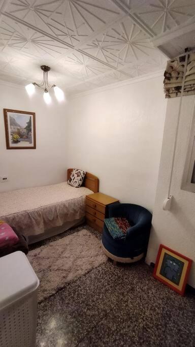Charming Three Bedroom Apartment In Alcoi Esterno foto