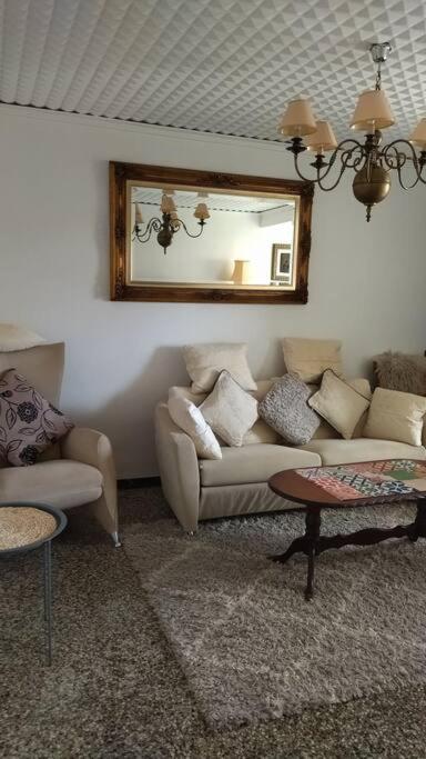 Charming Three Bedroom Apartment In Alcoi Esterno foto