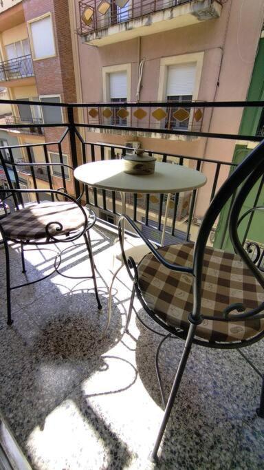 Charming Three Bedroom Apartment In Alcoi Esterno foto